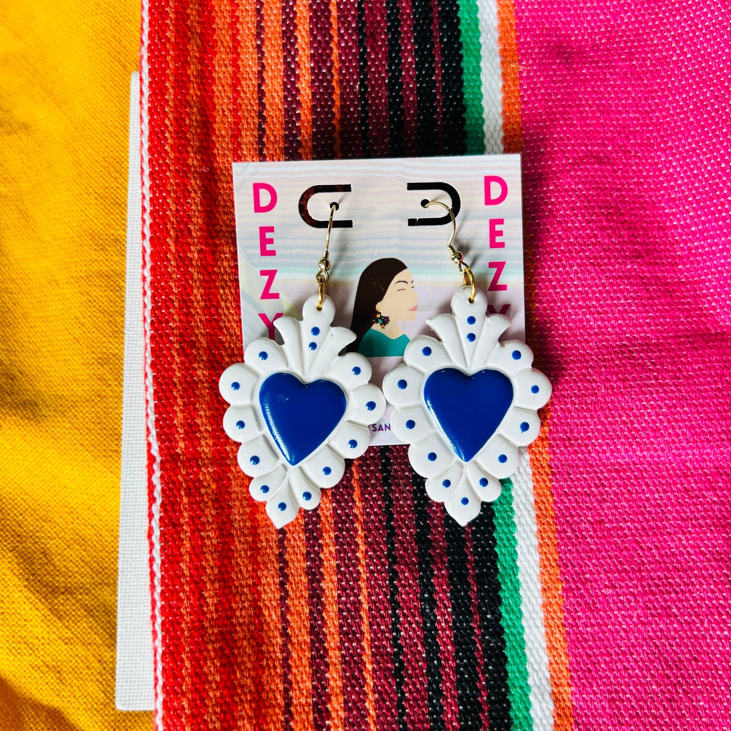 Sacred Hearts Blue And White - Aretes Corazon