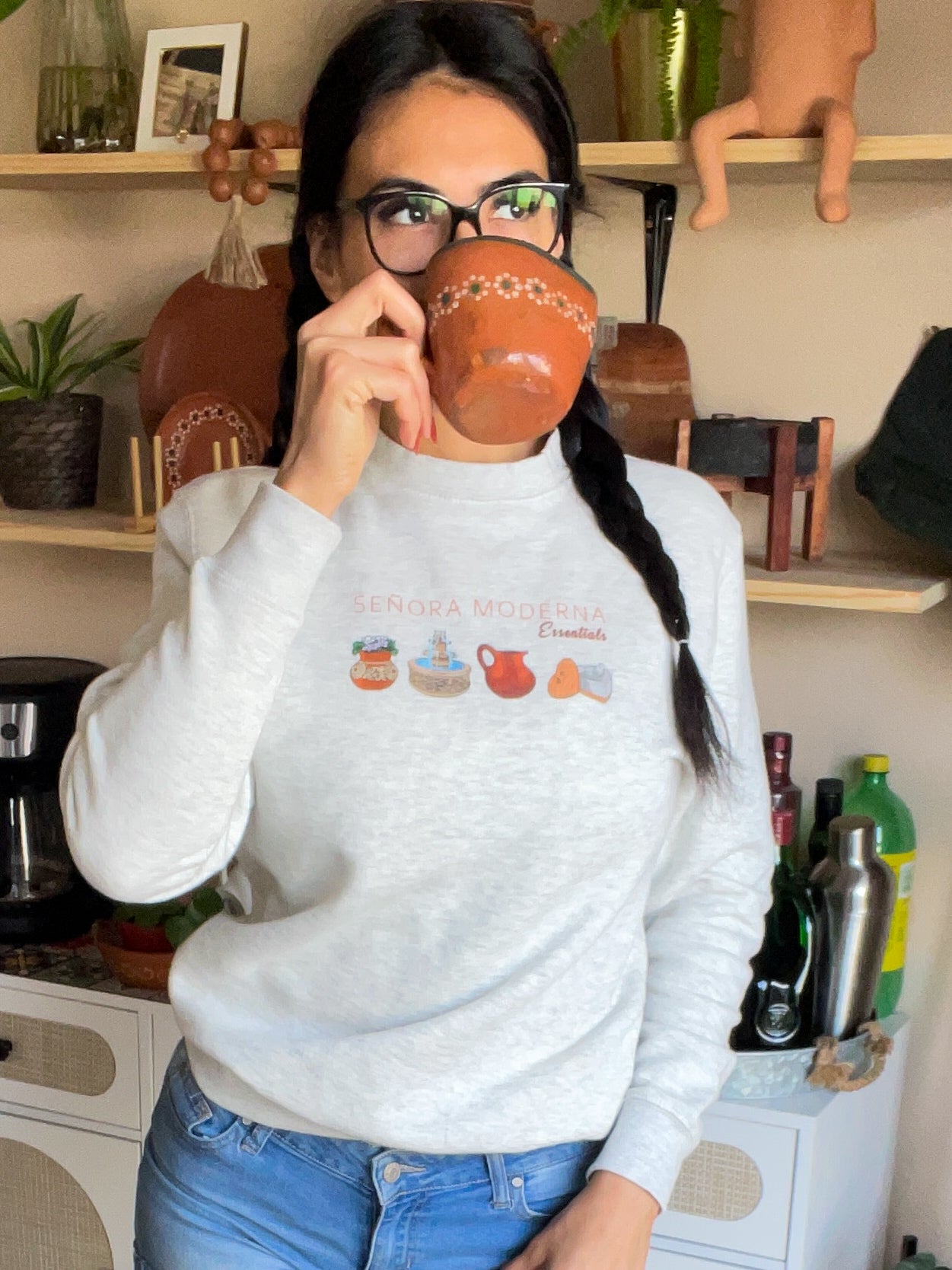 Señora Moderna Señora Vibes Sweatshirt Crewneck Señora Era Mexican Pottery Mexican Clay Pot Molcajete Unisex Heavy Blend™ Crewneck Sweatshirt