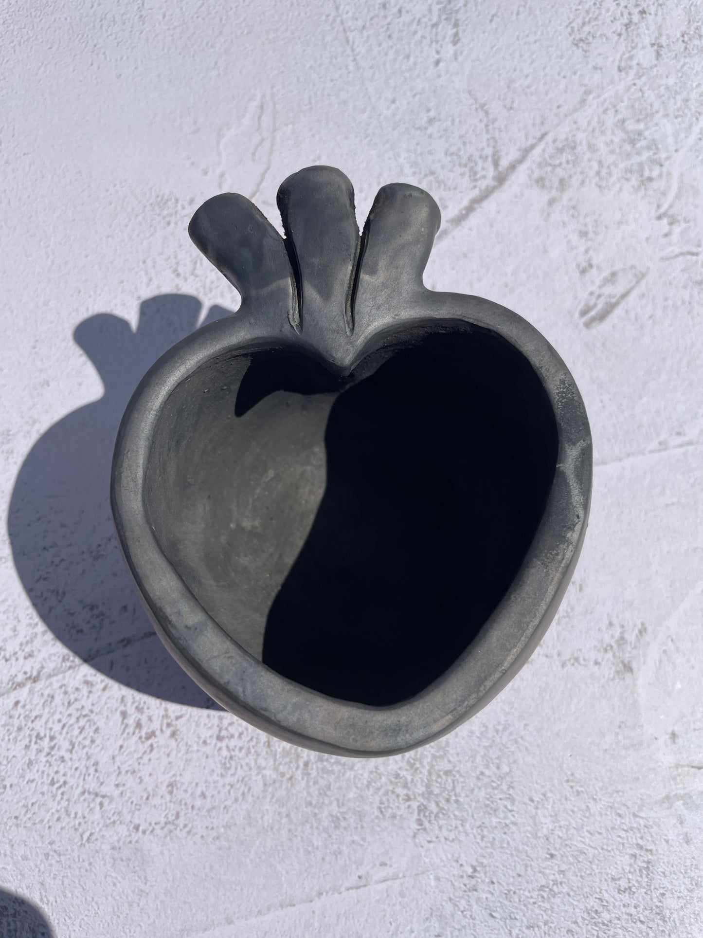 Oaxaca Black Clay Heart Shaped Bowl with Spoon Tazón de Corazón Barro Negro