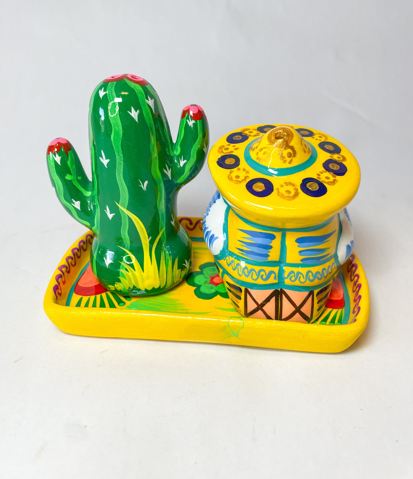 Jalisco Mexican Salt Pepper Shaker Saleros Juego de Saleros Hanpainted Shakers Set Unique Salt Pepper Shakers