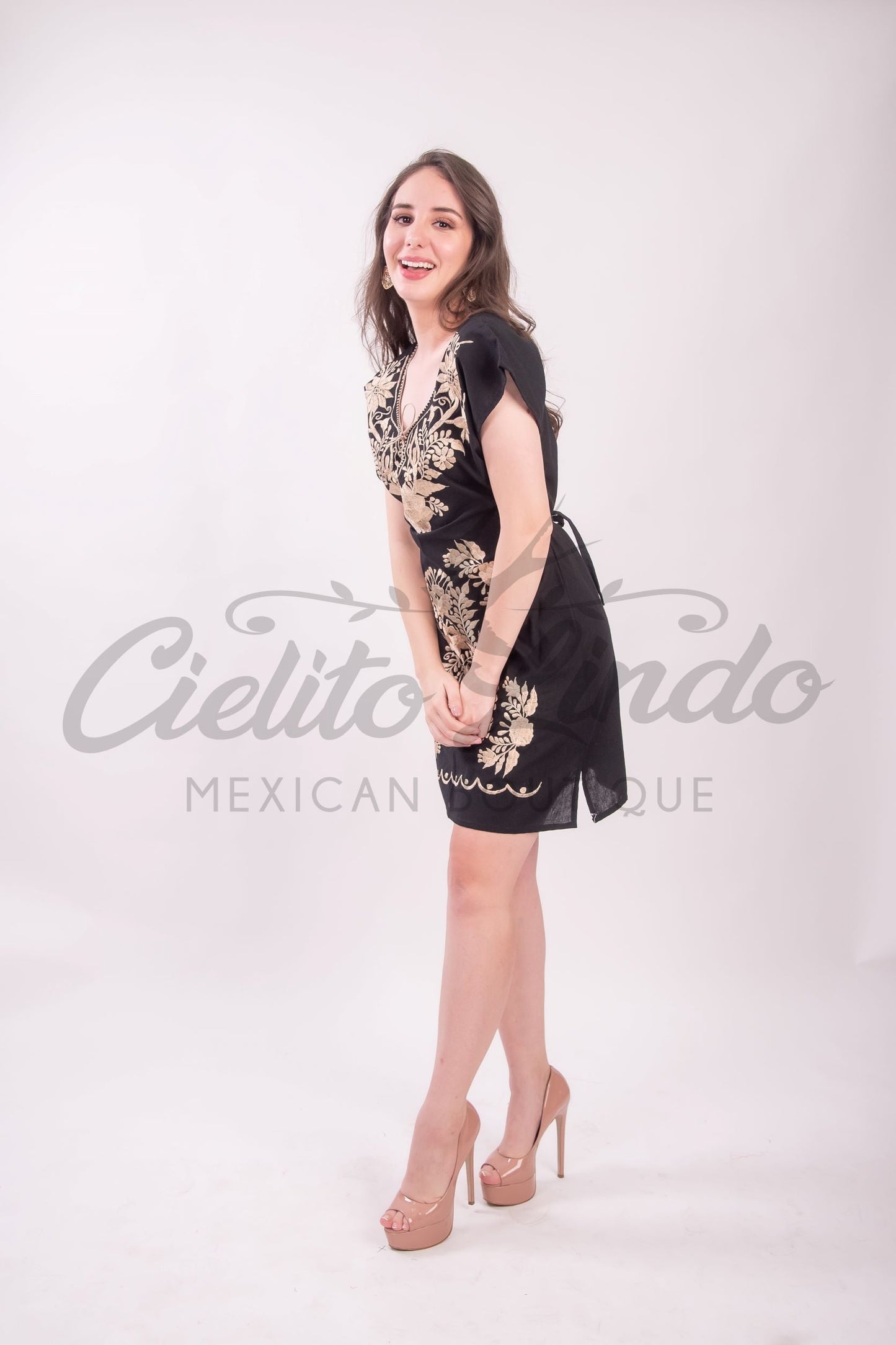 Clara Embroidered Mini Dress - Vestido Bordado Mini