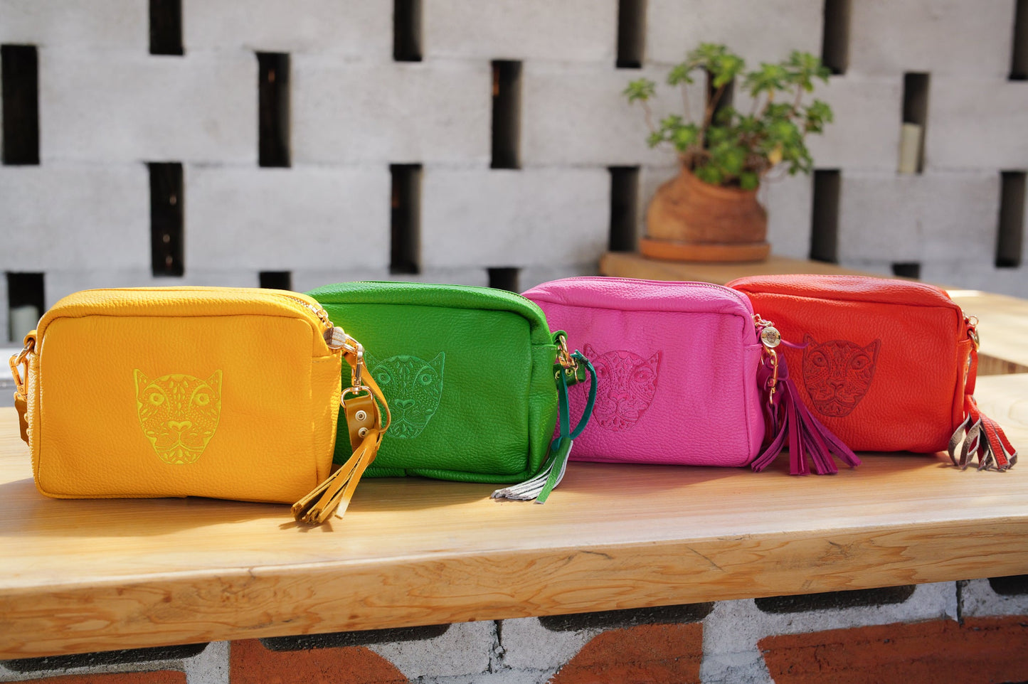 JAGUAR LUCIA CROSSBODY// GREEN