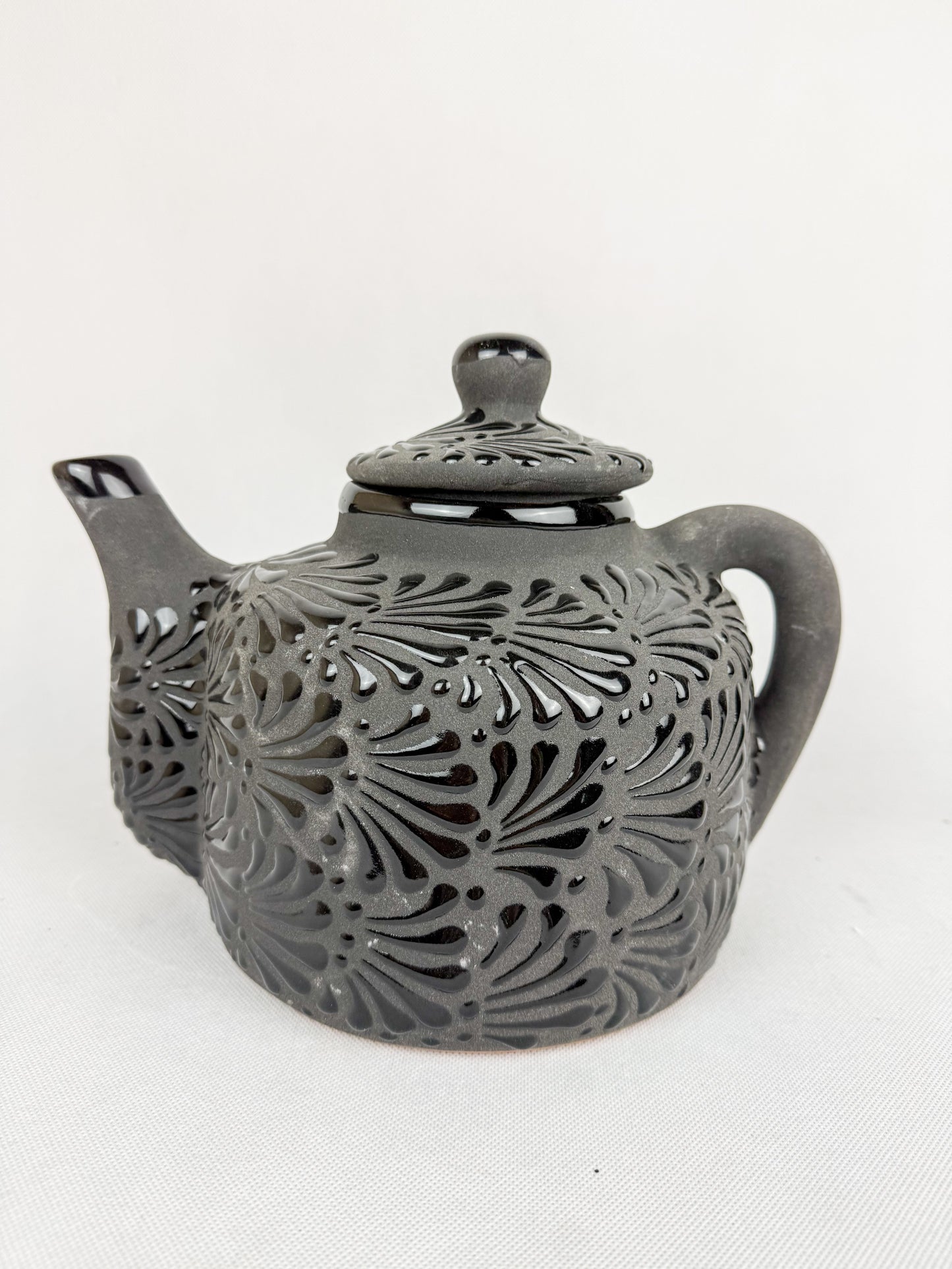 Mexican Talavera Style Tea Pot Coffee Pot Black- Tetera Barro Engobe