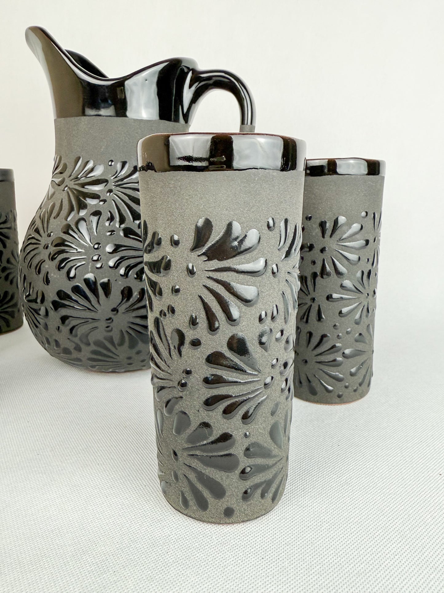 Black Talavera Pitcher Set Talavera Negra Jarra