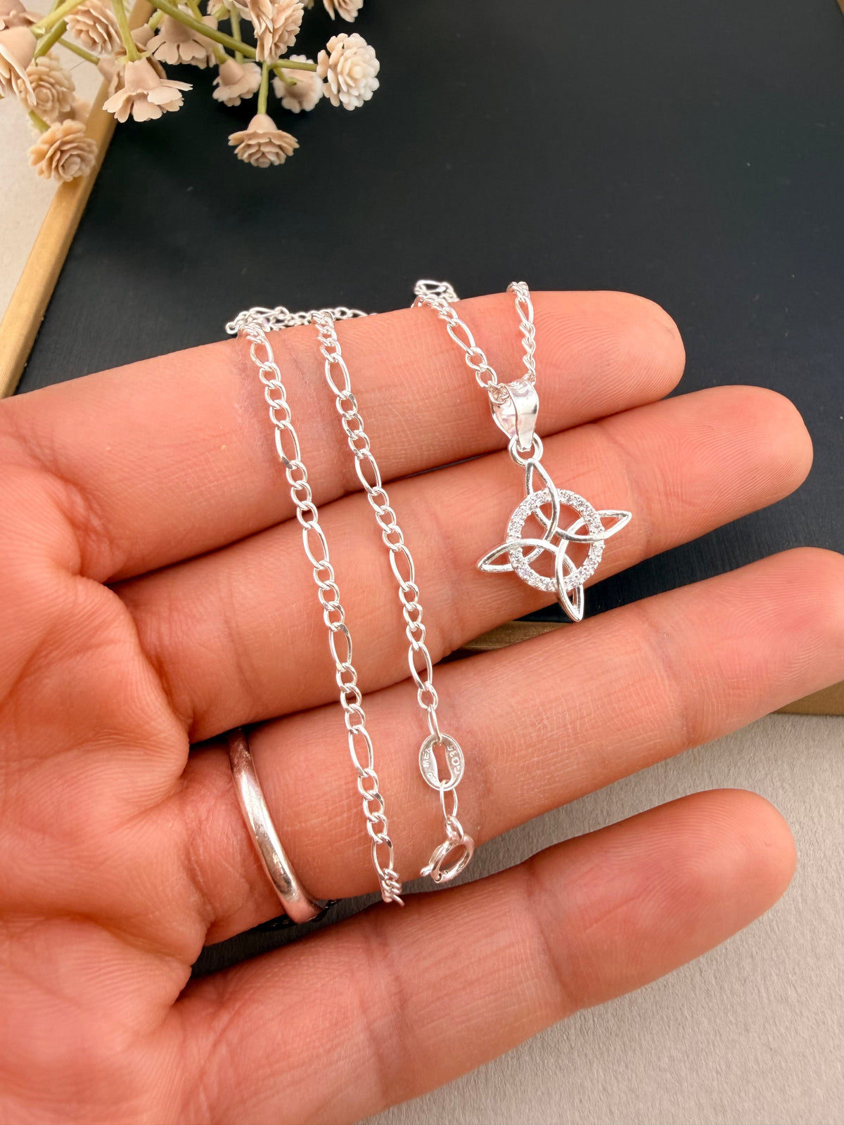 Silver 925 Witch Knot Necklace 18”| Cadena fígaro con nudo de bruja plata mexicana 925