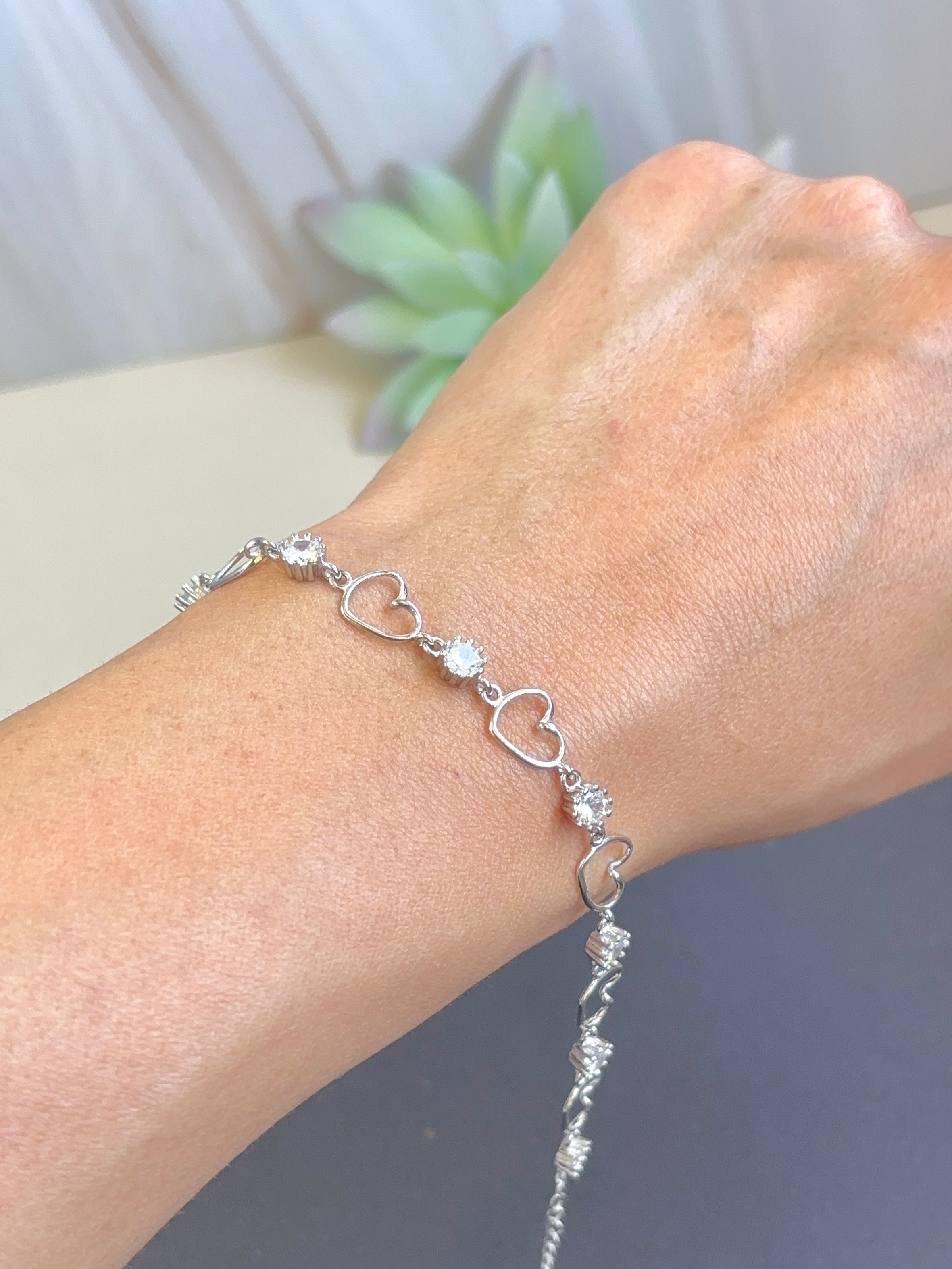 Silver 925 Hearts Bracelet - Pulcera Plata Corazones – TheMexHub Silver 925 Hearts Bracelet - Pulcera Plata Corazones – TheMexHub