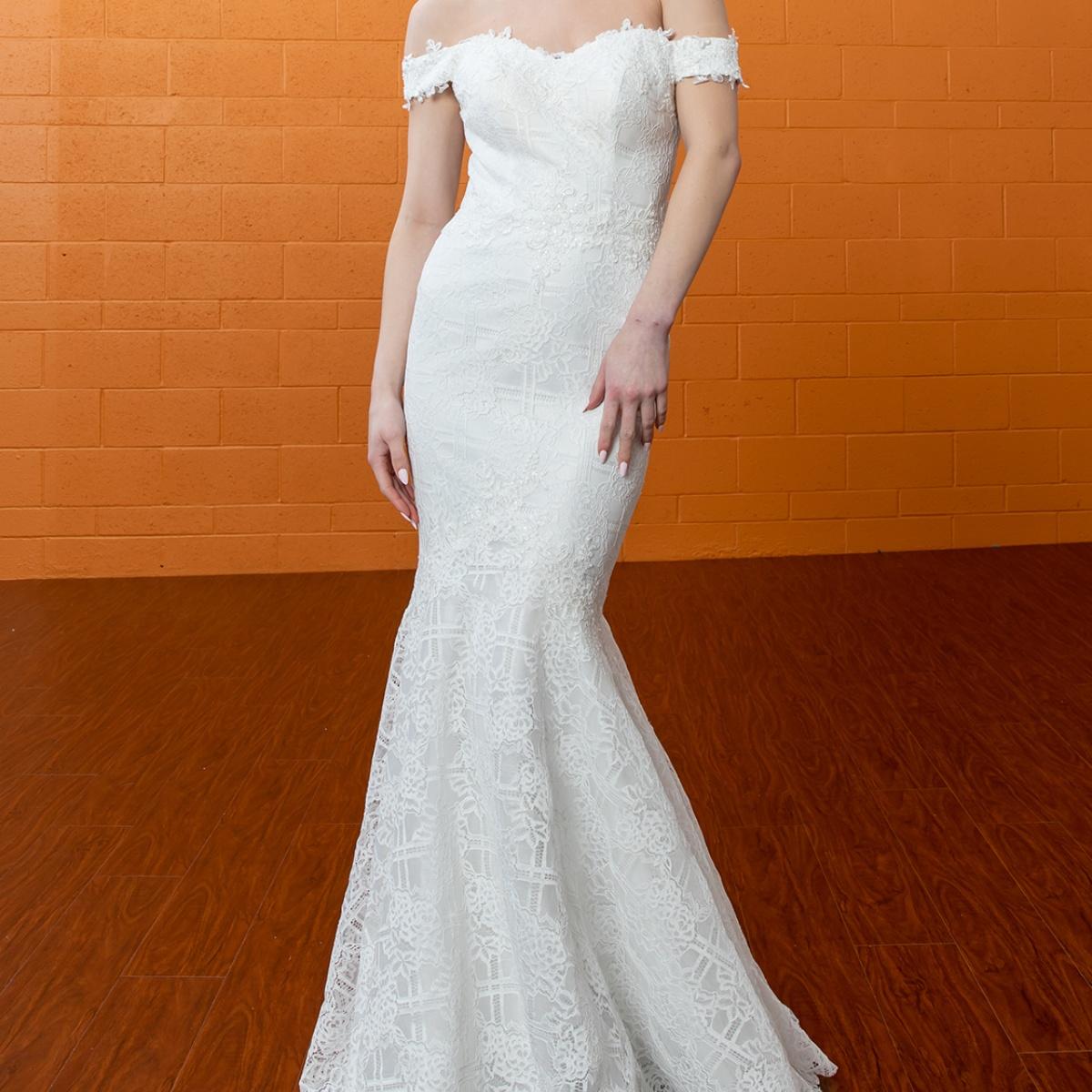 Elegant wedding dress