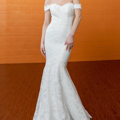 Elegant wedding dress