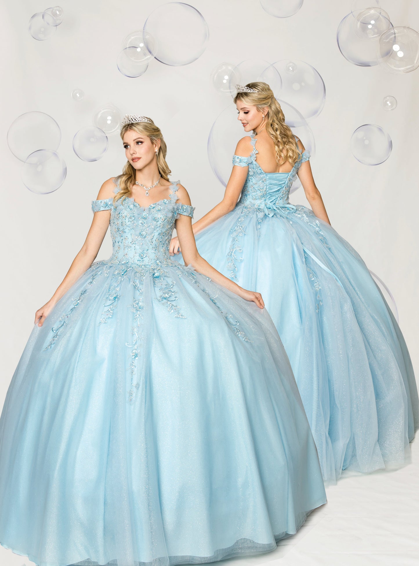 (LIVE 14) Gowns on, mermaid style, fashionable presence.