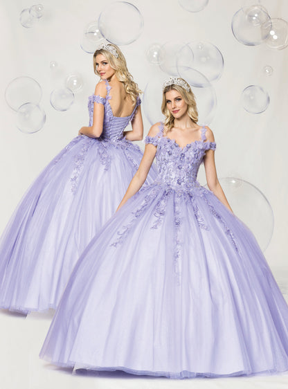 (LIVE 14) Gowns on, mermaid style, fashionable presence.