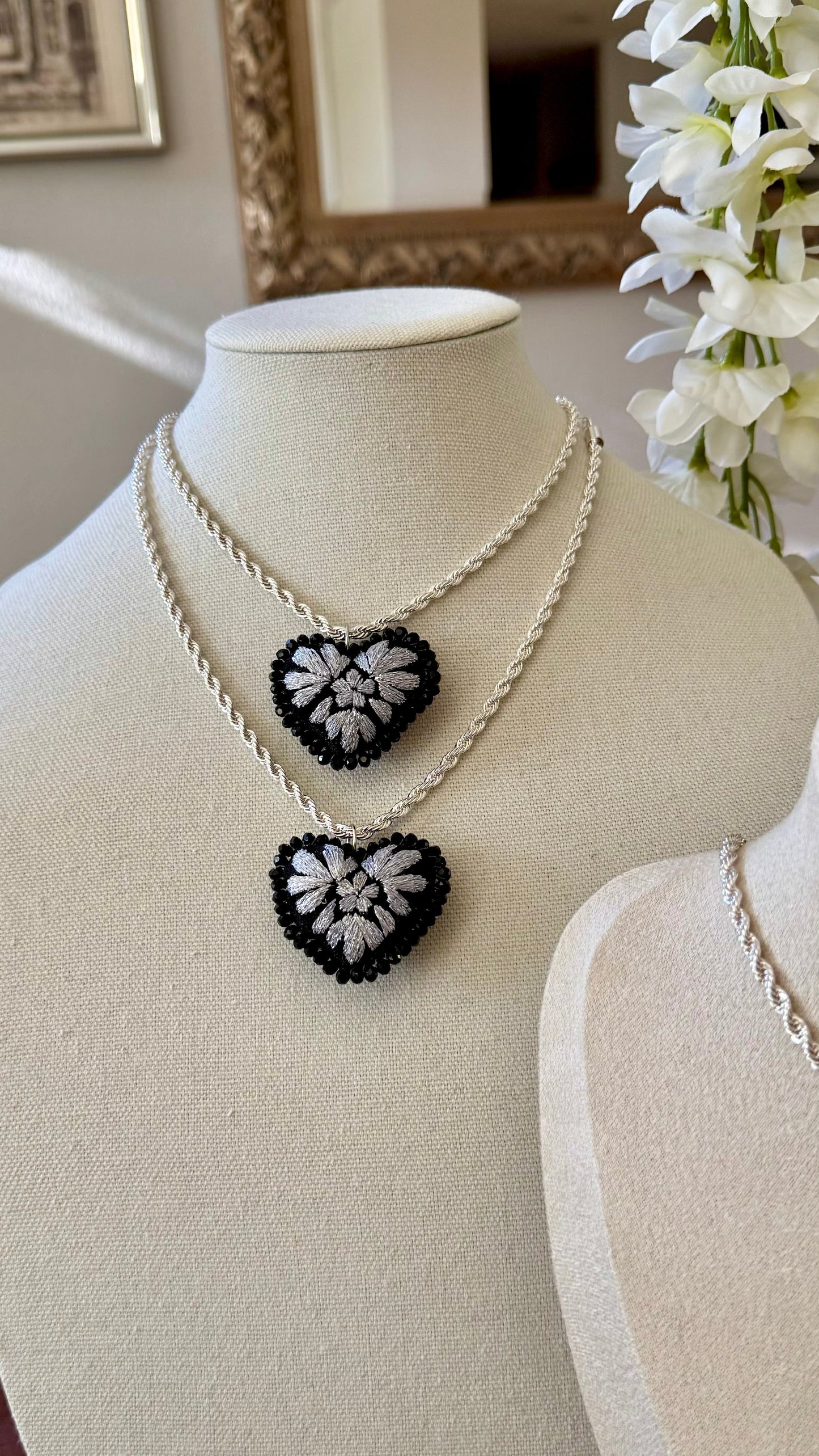 San Antonino Black heart Necklace - Collar Corazon