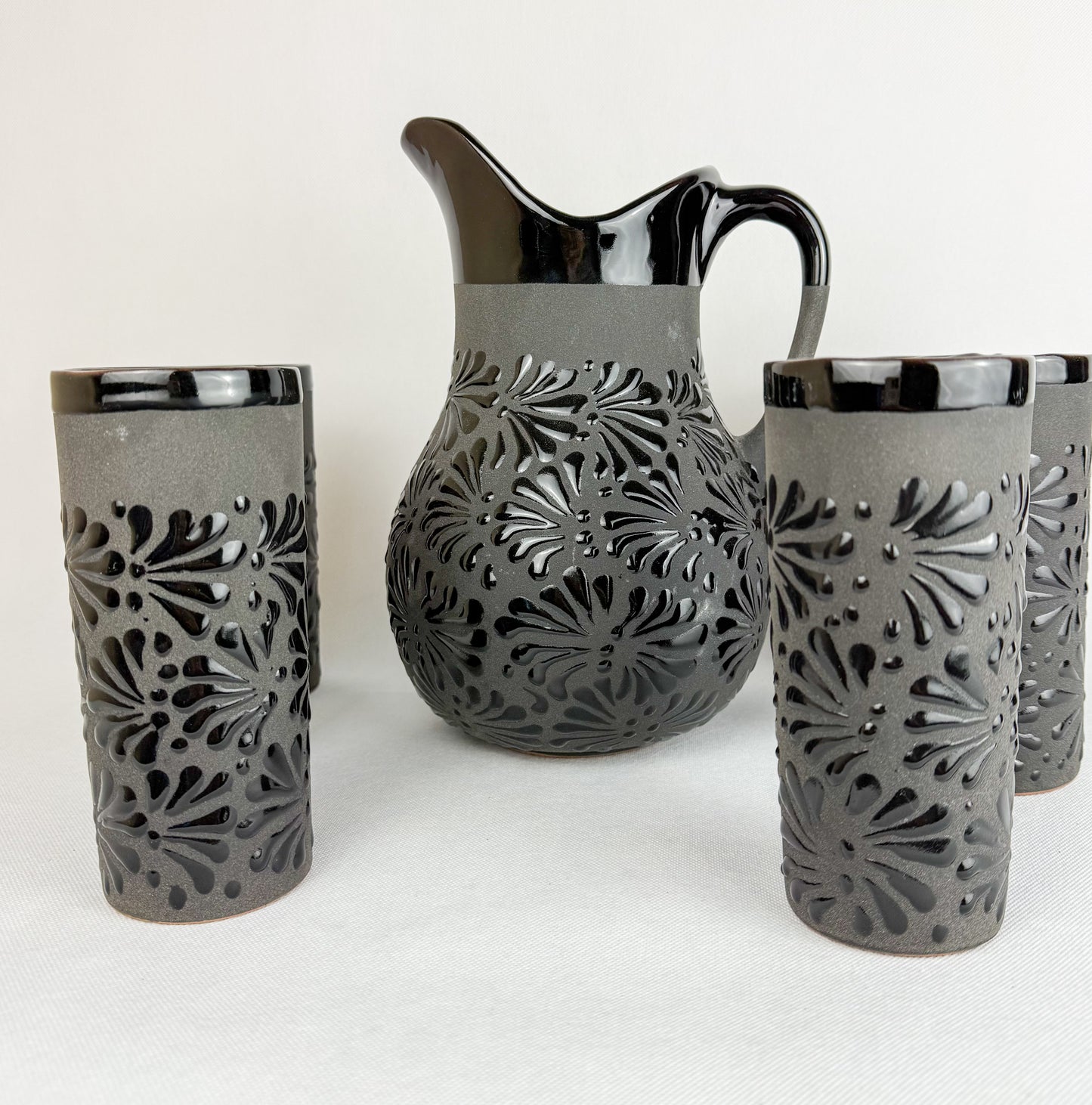 Black Talavera Pitcher Set Talavera Negra Jarra