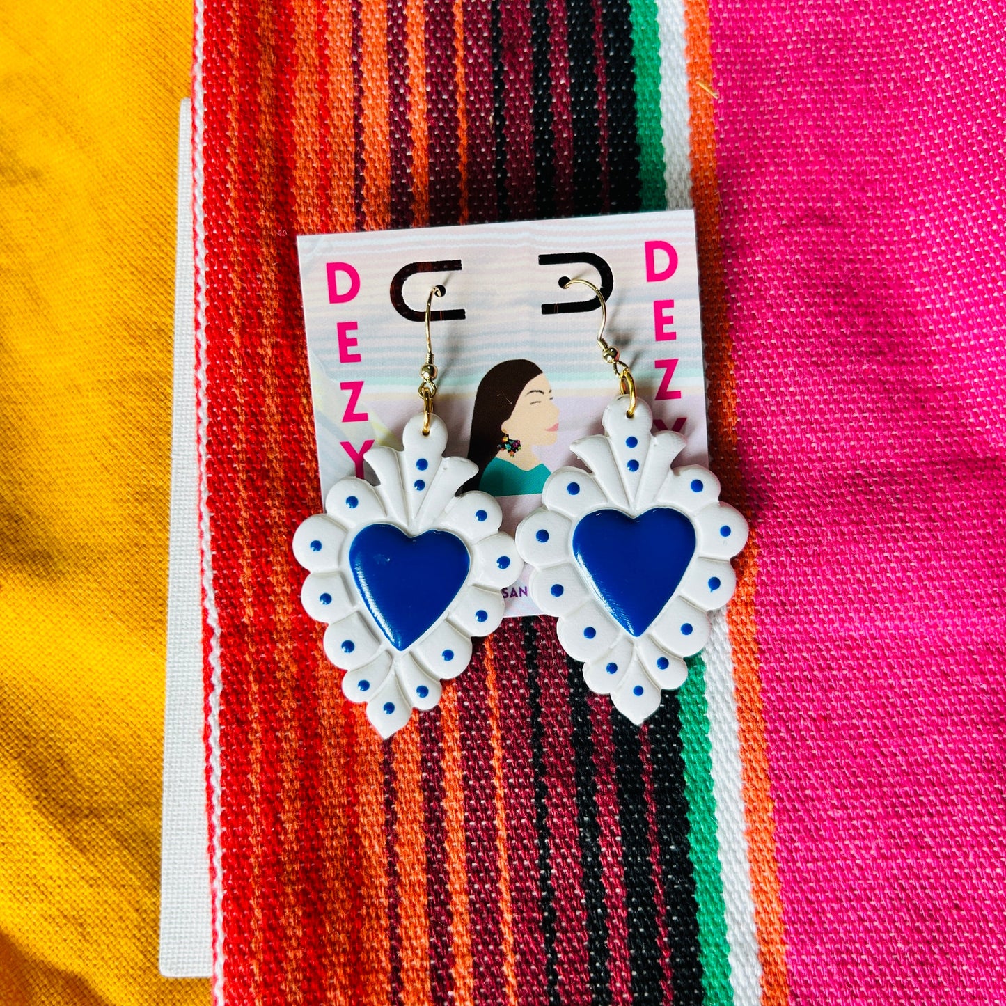 Sacred Hearts Blue And White - Aretes Corazon