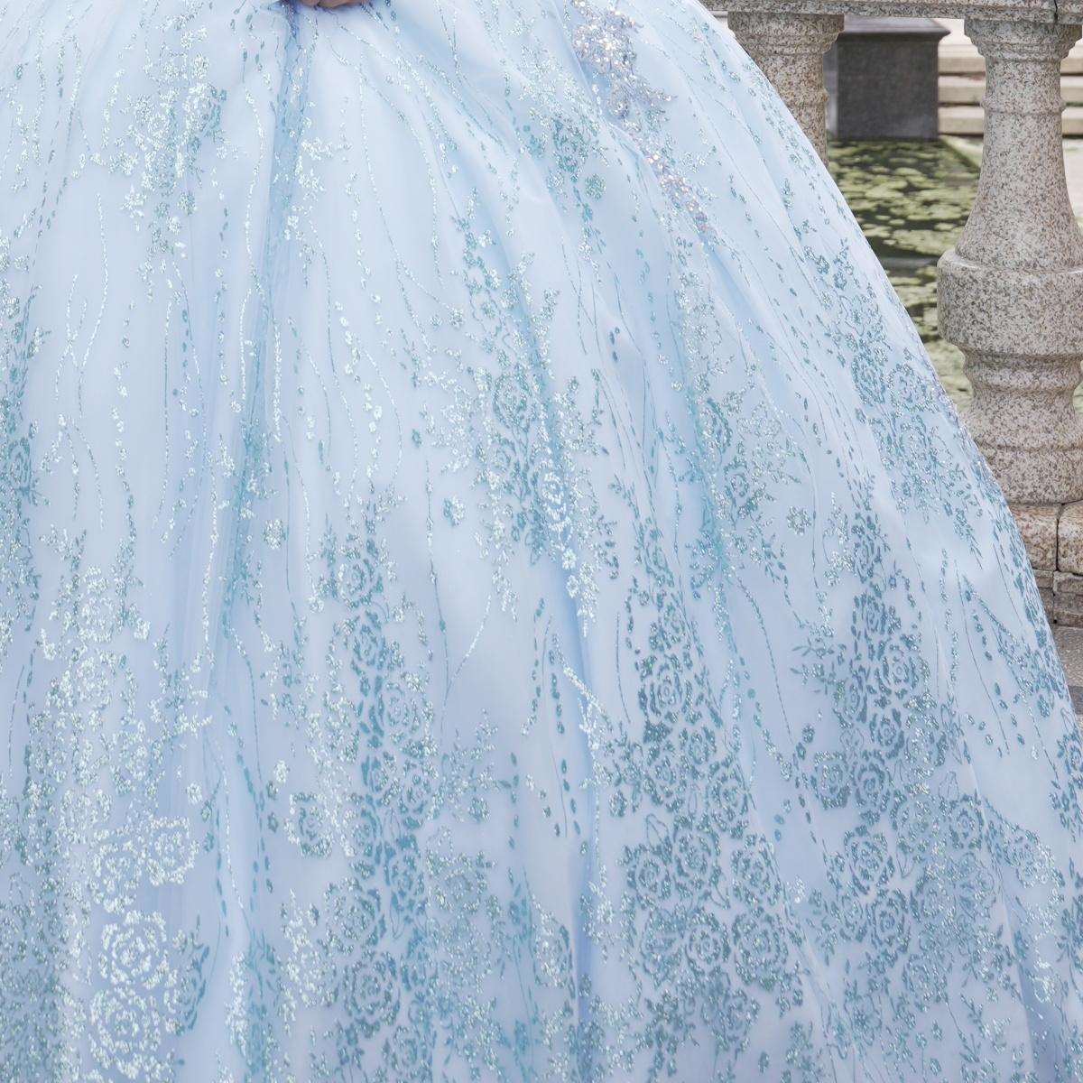 (LIVE 34) Fine gowns, weave dreamy tales.