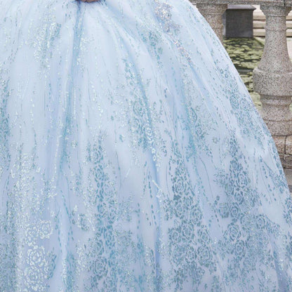 (LIVE 34) Fine gowns, weave dreamy tales.