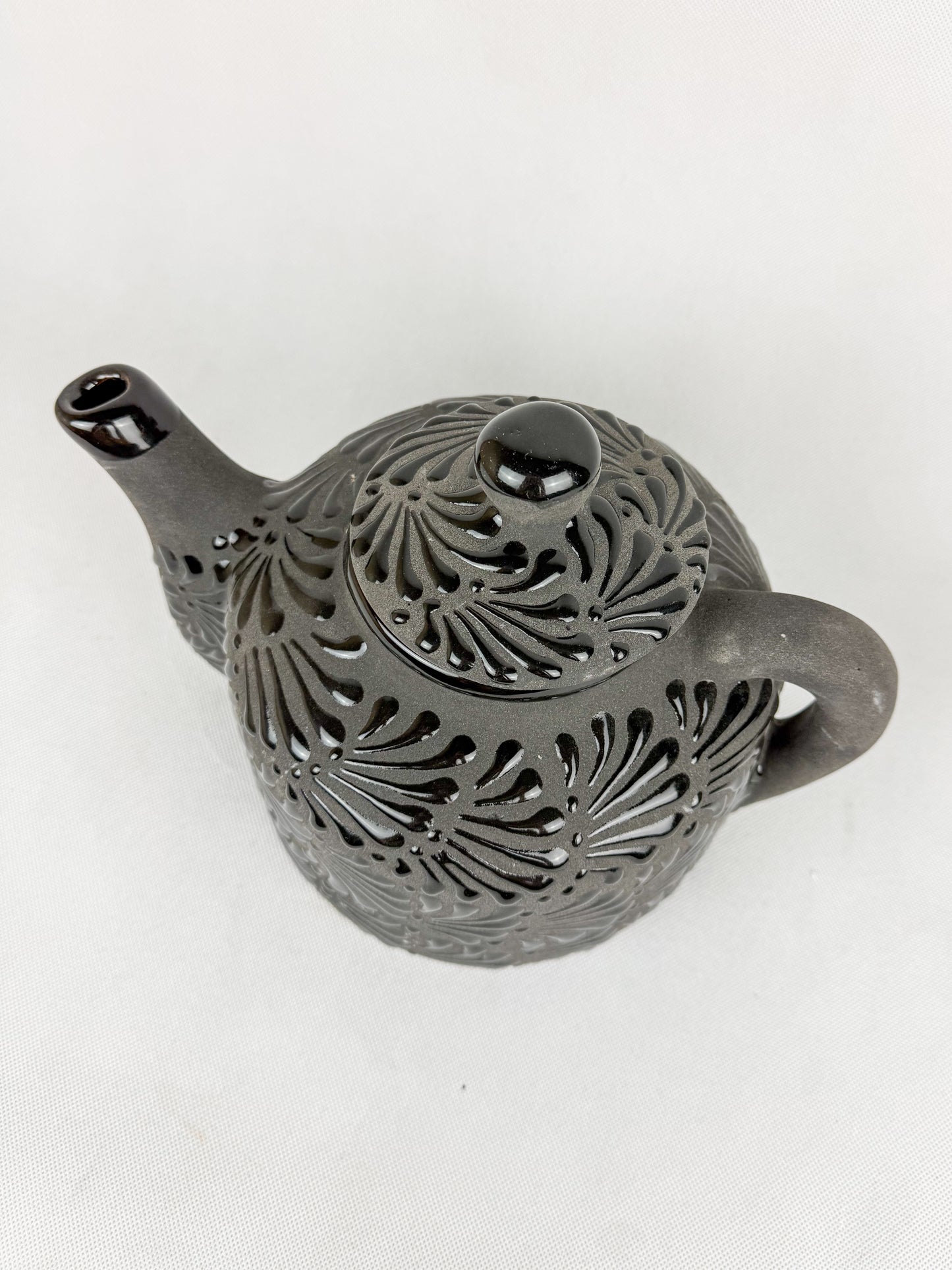Mexican Talavera Style Tea Pot Coffee Pot Black- Tetera Barro Engobe