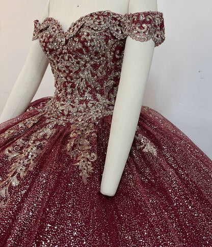 (LIVE 32) 15 ball gowns glitter tulle