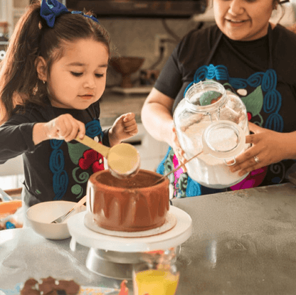 Embroidered Floral Apron 2 Pc Set - Juego Mandil Mama Hija