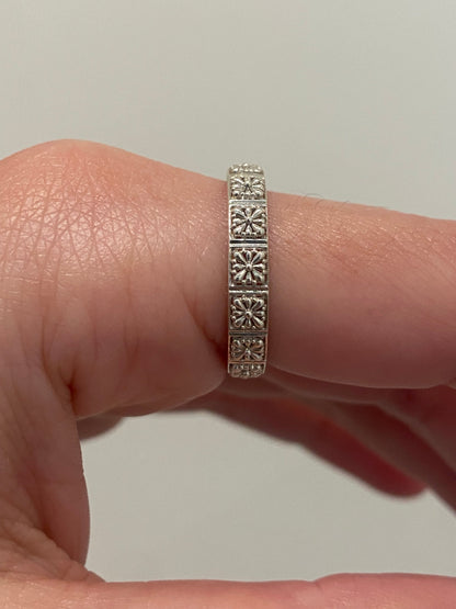 FLORES TALAVERA ETERNITY BAND