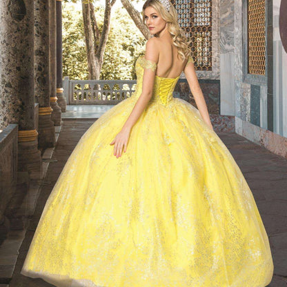(LIVE 34) Fine gowns, weave dreamy tales.