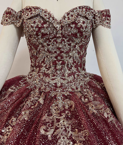 (LIVE 32) 15 ball gowns glitter tulle