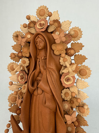 Virgen Guadalupe de Barro Pastillaje Metepec Clay Virgin