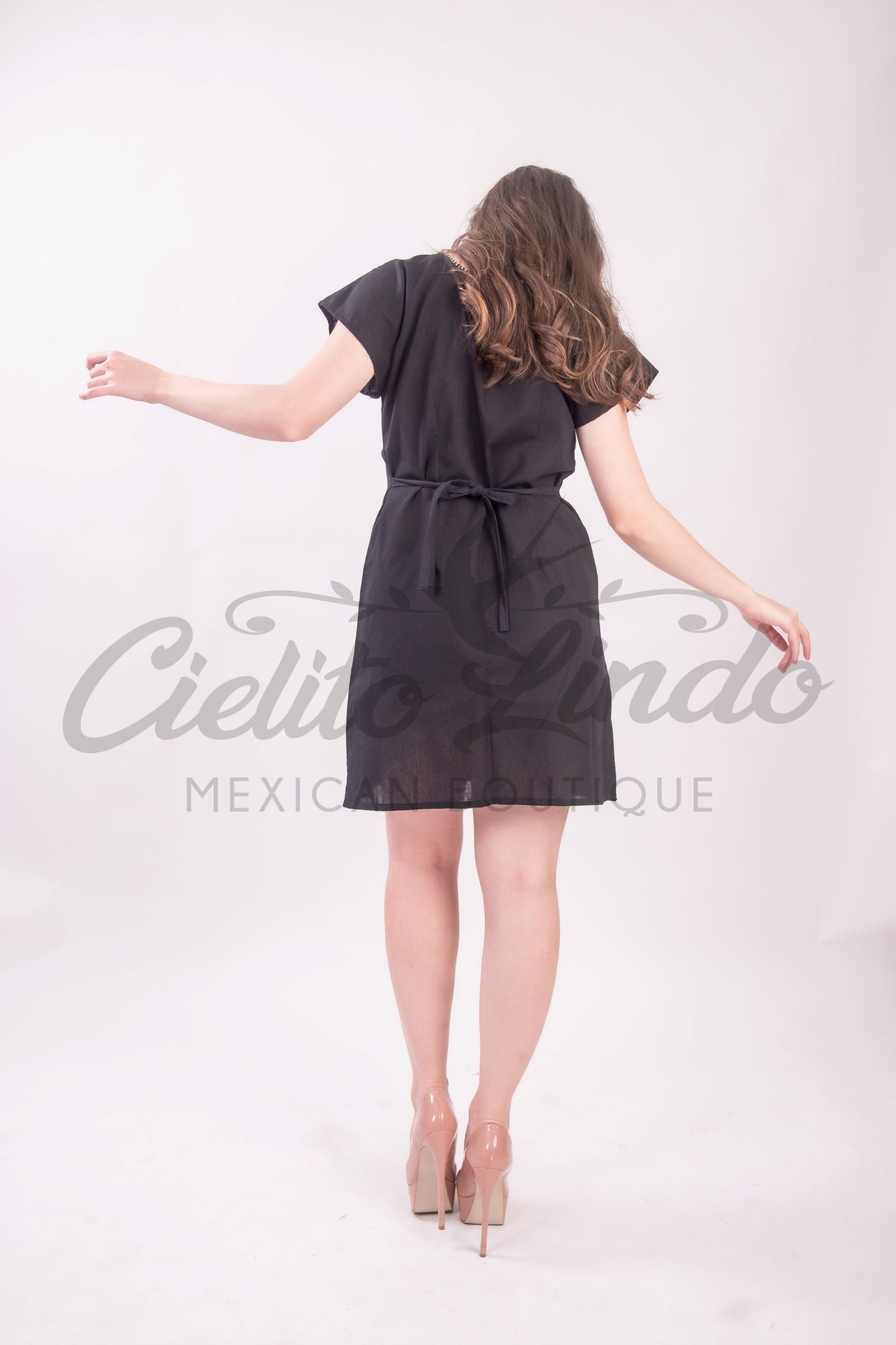 Clara Embroidered Mini Dress - Vestido Bordado Mini