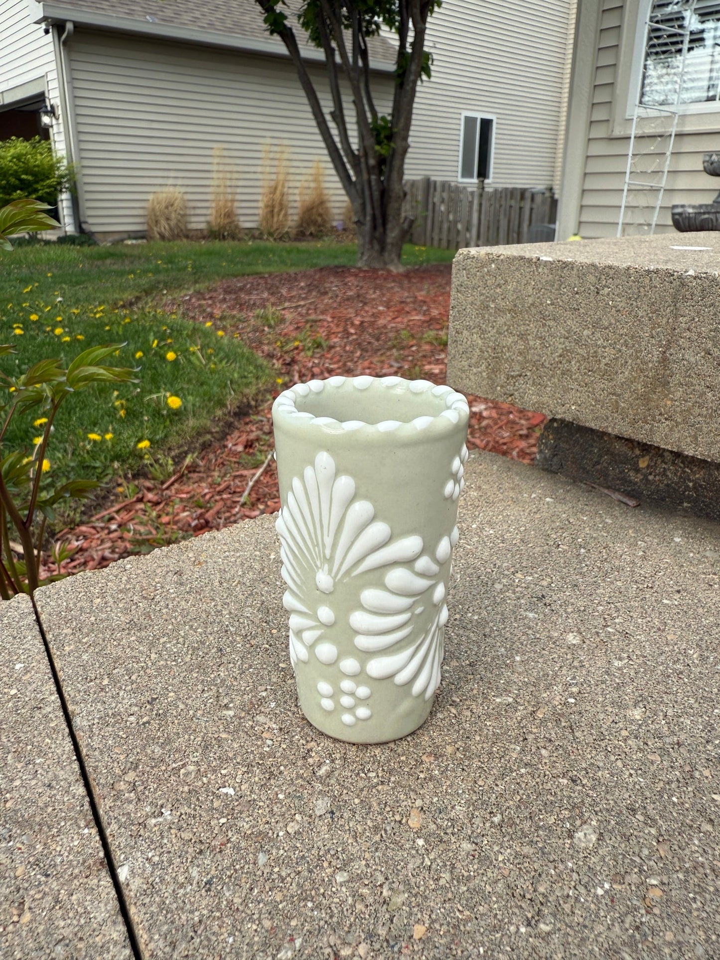 Talavera Tequilero Shot Glass Beige/White - Vaso Tequilero Blanco