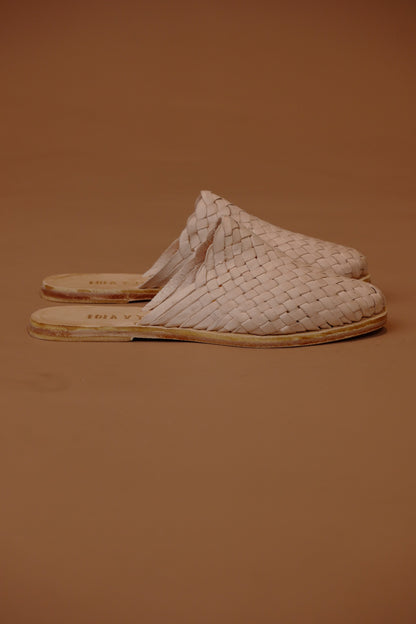 HAND WOVEN LEATHER SLIDES // CREAM
