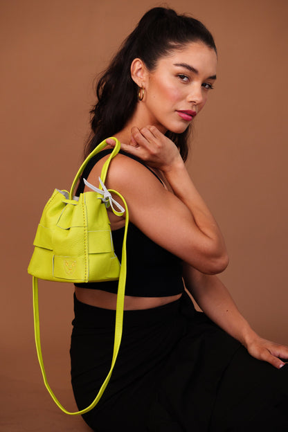 BELLA BUCKET BAG / HIGHLIGHTER YELLOW