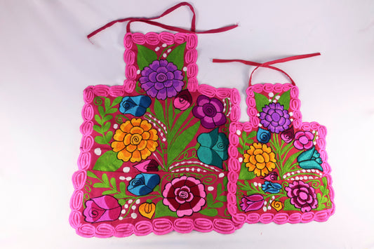 Embroidered Floral Apron 2 Pc Set - Juego Mandil Mama Hija