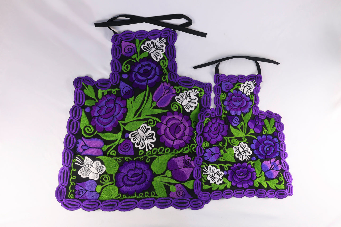Embroidered Floral Apron 2 Pc Set - Juego Mandil Mama Hija