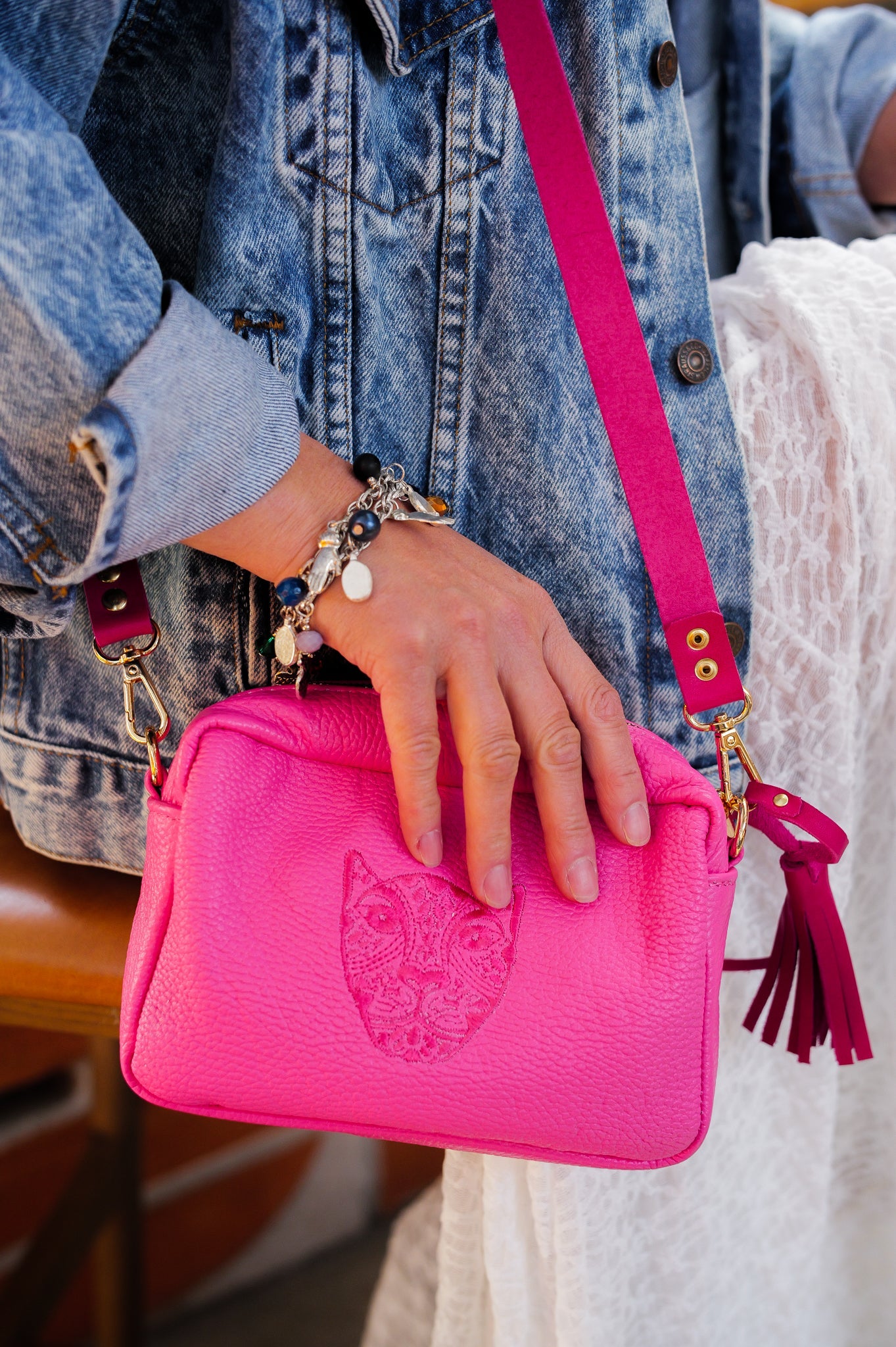 JAGUAR LUCIA CROSSBODY// HOT PINK