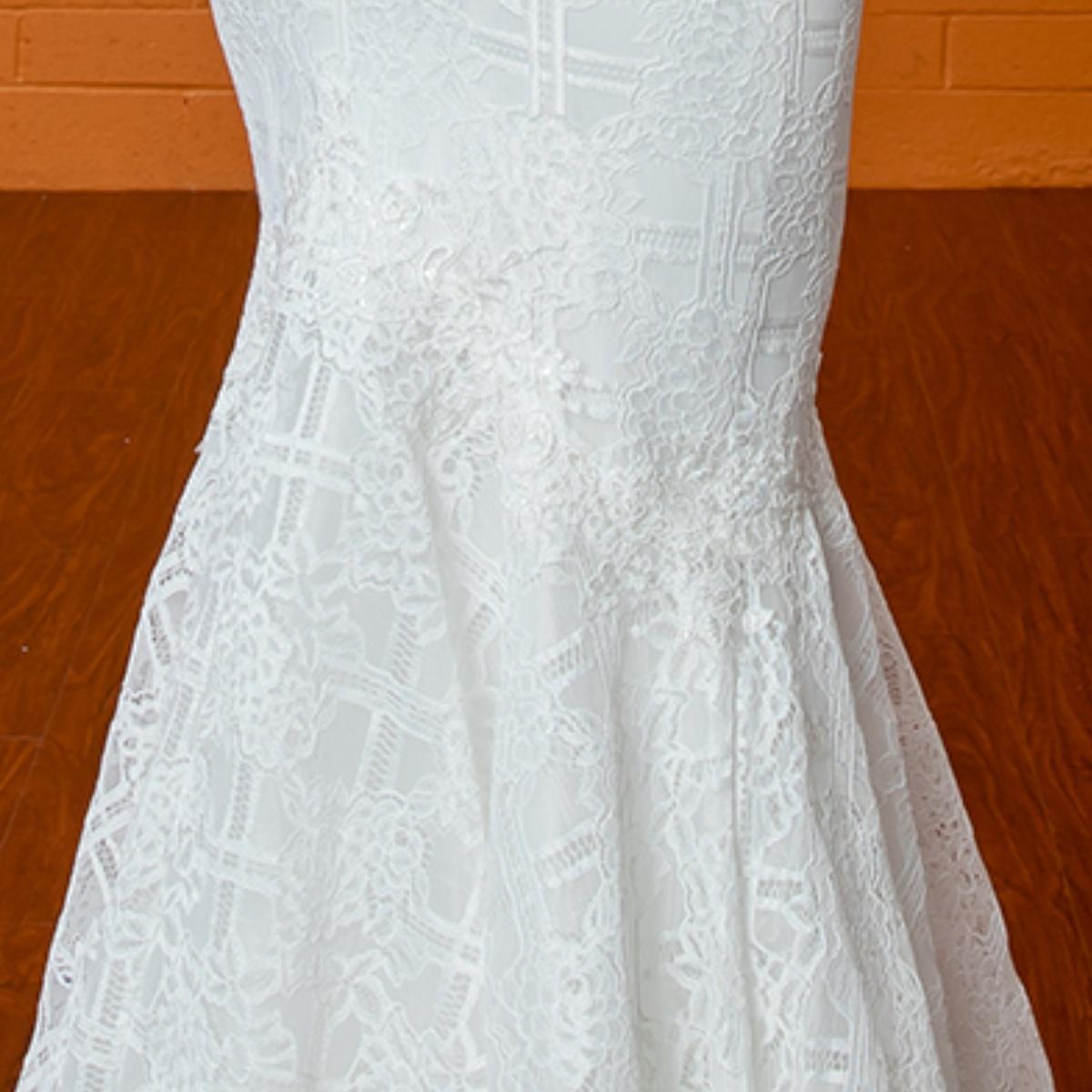 Elegant wedding dress