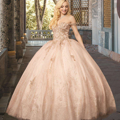 (LIVE 34) Fine gowns, weave dreamy tales.
