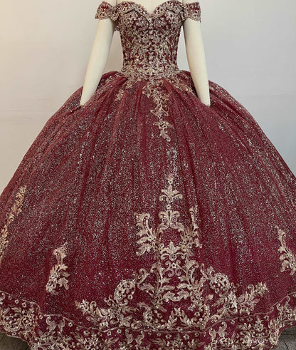 (LIVE 32) 15 ball gowns glitter tulle