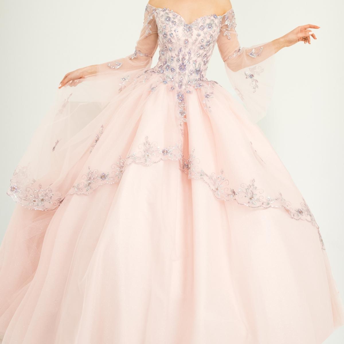 Gowns shine, lace details, light up occasions.