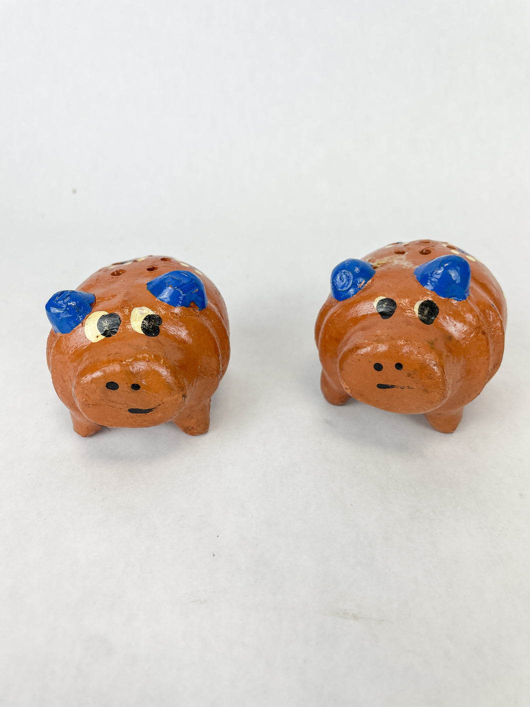 Michoacan Mexican Clay Salt And Pepper Marranitos Shakers Piggies Puerquitos Set of 2